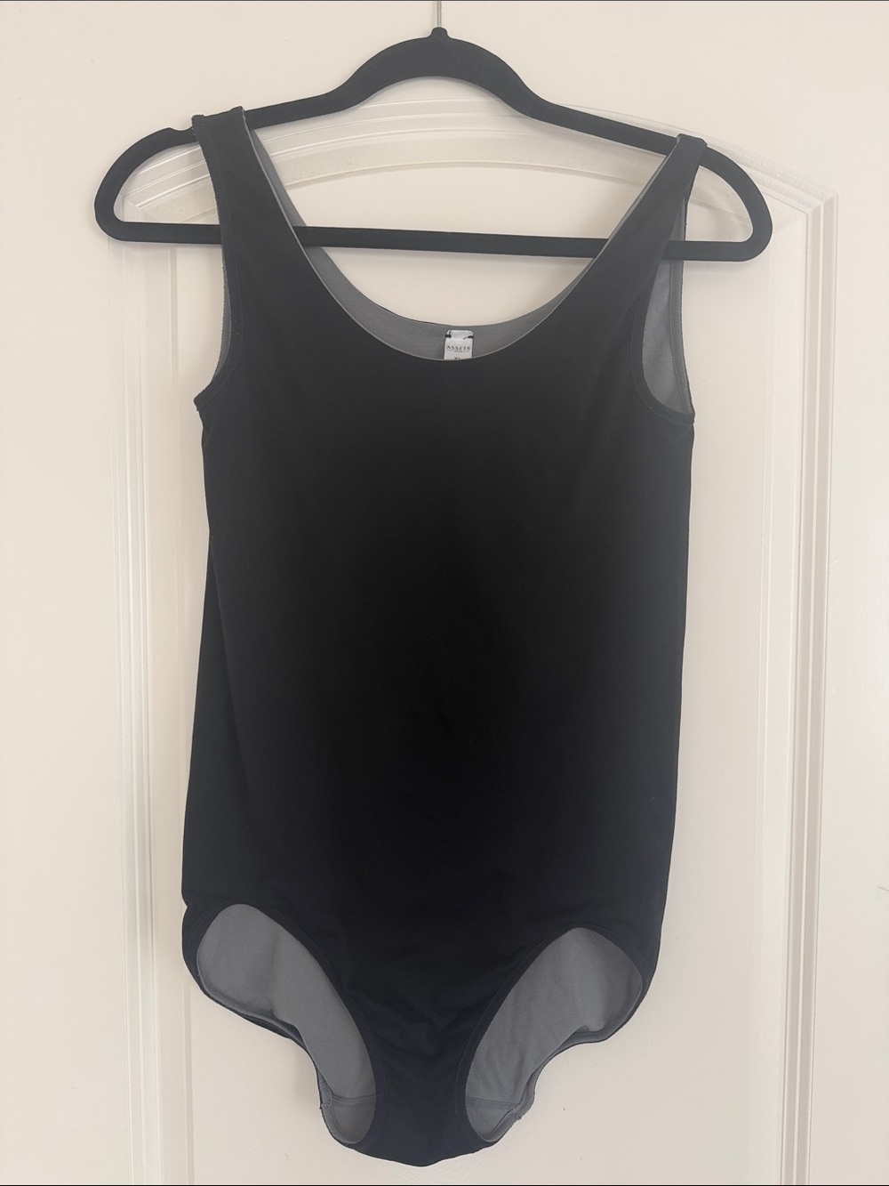 Assets by Spanx REVERSIBLE Scoop Neck Bodysuit